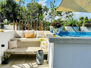 Private Rooftop Pool - Bike to Ruins or Beach